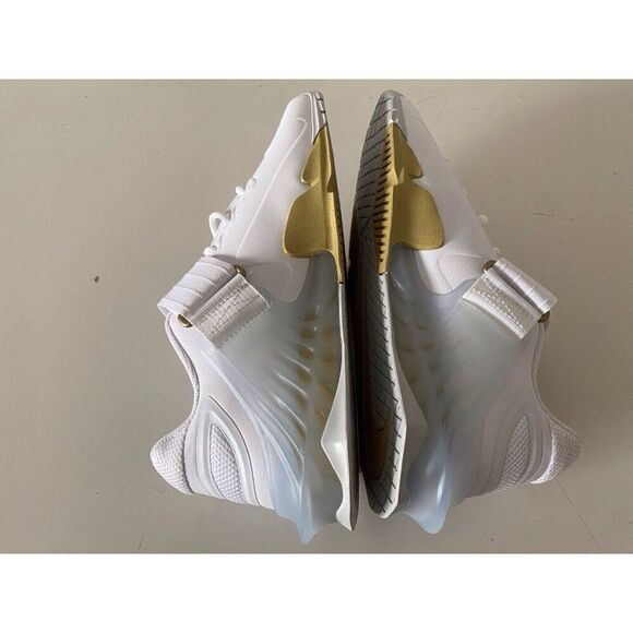 Athletic_Shoes